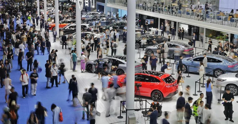 車市怪象：價格戰持續，汽車越賣越貴