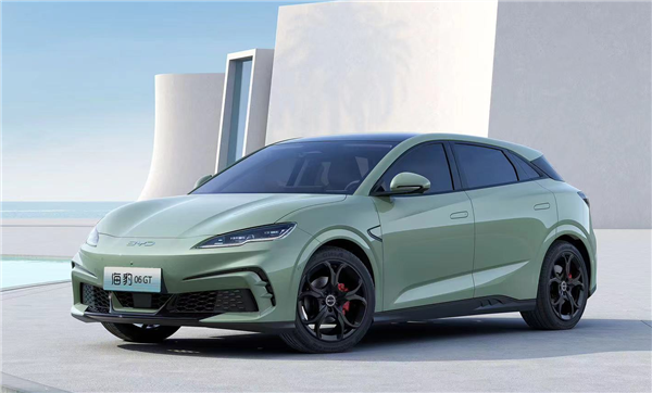 比亚迪海豹06 GT:4.9秒破百,200km/h极速,首推漂移功能!