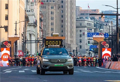 42.195公里可以跑完马拉松，沃尔沃汽车的长跑，没有尽头