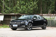17.49萬(wàn)元起 2025款大眾邁騰200萬(wàn)輛眾享款上市 這次老車(chē)主贏麻了