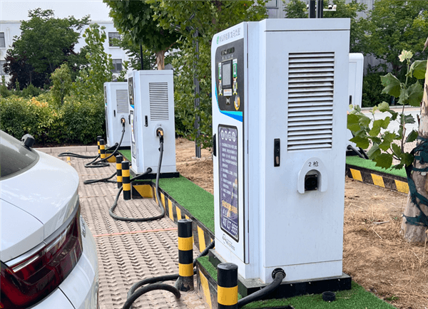 崔東樹：充電樁行業馬太效應明顯 老舊充電樁一月只能充100多度電