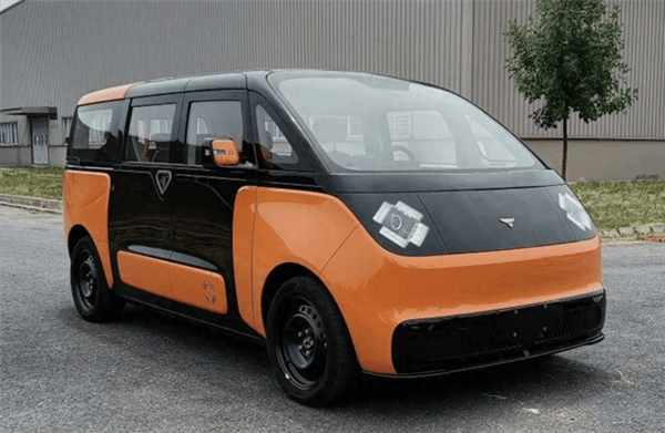 海馬INJOY L曝光：首創(chuàng)1+1+3座椅布局 定位純電動多用途乘用車