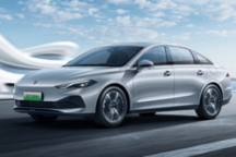 荣威D7 DMH冠军版将上市，续航破纪录，晨曦金新色亮相