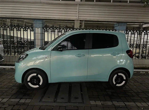 微型電動車銷冠 全新五菱宏光MINIEV四門版亮相：上下車更方便了