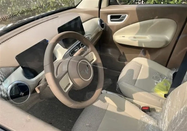 微型電動車銷冠 全新五菱宏光MINIEV四門版亮相：上下車更方便了