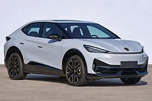 大众Cupra Raval纯电掀背车路测曝光,2025年上市迎战比亚迪海鸥