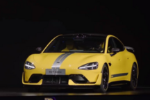 小米SU7 Ultra预售火爆，81.49万起，2025年3月上市