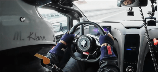 391.94km/h！比亞迪仰望U9刷新中國汽車極速記錄