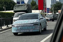 又是一個“冰箱/彩電/大沙發”？疑似純電日產軒逸諜照曝光