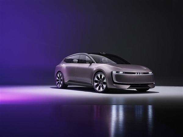 奧迪上汽聯(lián)合打造 新品牌AUDI首車(chē)亮相：不能掛四個(gè)圈