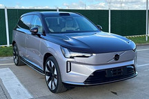 中大型純電動SUV 雙電機/車內四座布局！沃爾沃EX90申報圖曝光