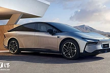 小鹏P7+车位到车位功能预计1月底全量推送，小鹏G7官图发布亮相