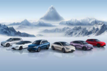 华为鸿蒙智行周年庆：50万销量双冠王，限时购车权益高达4.5万元