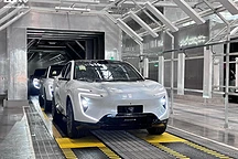 阿维塔07 Ultra增程版带电子外后视镜车型提前下线，月底交付