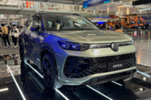 一汽-大众广州车展新车亮相：探岳L、高尔夫、ID.4 CROZZ升级登场