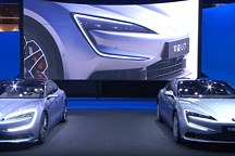 百万级新能源旗舰仰望U7亮相广州车展，四电机驱动性能强悍