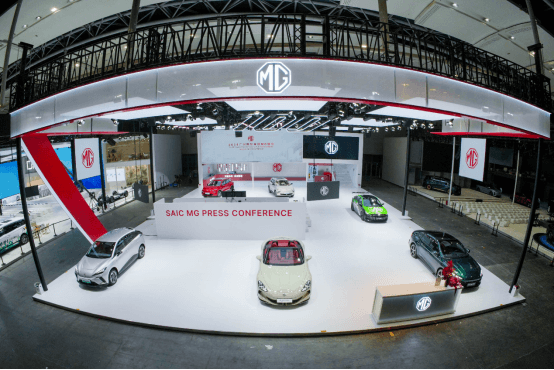 堅持燃油新能源雙賽道發(fā)力，MG ES5&MG7 2025款亮相廣州車展