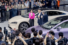 广州车展焦点：智界新S7颜值与科技并存，余承东预告四大升级