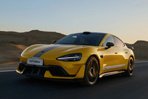 小米SU7 Ultra量产版12月全国巡展，预售价81.49万