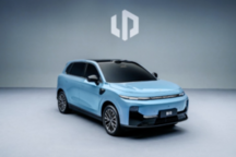 零跑B10广州车展首秀，展现全球化智能纯电SUV新风尚