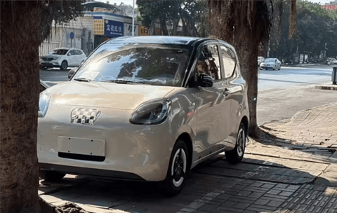 全新宏光MINIEV实车曝光：更Q更圆跟更可爱