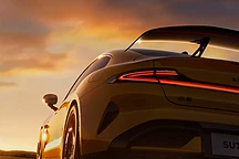 小米汽车精英驾校12月启动，SU7 Ultra用户专享驾驶培训