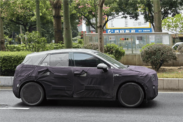 定位10萬級(jí)高端小車：蔚來子品牌螢火蟲首車路試曝光