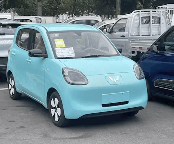 全新五菱宏光MINIEV實車曝光：采用繽果同款造型設(shè)計