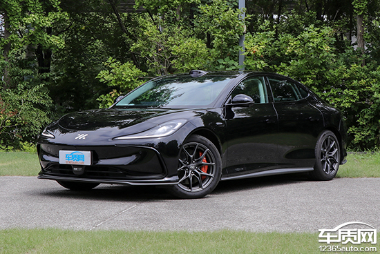 智己L6新款上市：1000km超长续航+26.3寸大屏，引领未来出行潮流