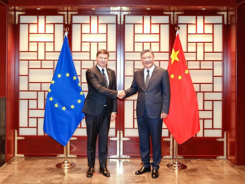 “反补贴”之后自己启动补贴,欧盟砸46亿欧元也救不了低碳经济的市