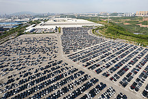 长安汽车“冰与火”：2025年销量创九年新高，净利润却下滑44%