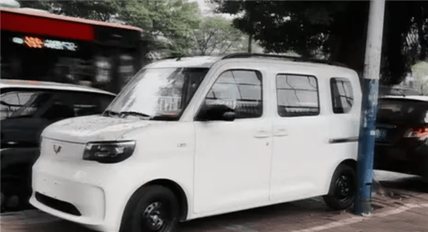 中國人自己的K-car！全新五菱之光EV亮相街頭：預(yù)計明年上市開售