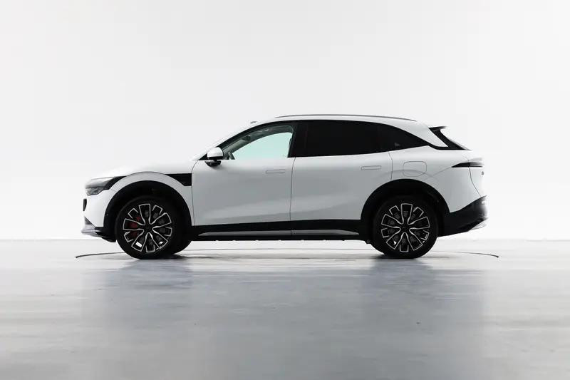 极氪7X欧洲预售，22.99万起享豪华大五座SUV