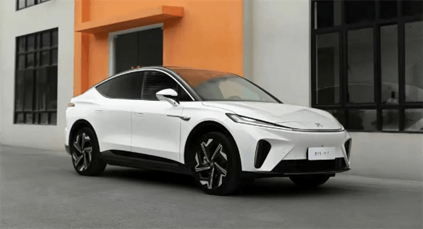 一年虧損近15萬元！上汽飛凡R7車主賣車：原價(jià)37萬元 現(xiàn)只賣7.5萬