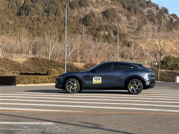 盧偉冰回應(yīng)“REDMI汽車”：完全沒(méi)計(jì)劃