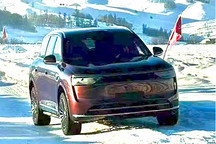 疑似問界M8實車圖曝光 預計2025年初發布