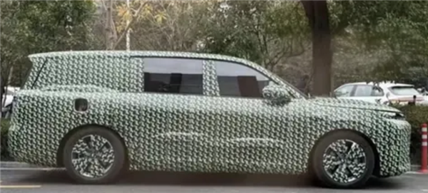 零跑C18曝光：超5米大型SUV，增程动力，30万内高性价比之选