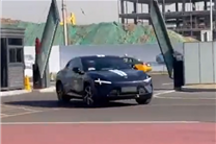 小米YU7實車再曝光：三點式剎車燈、半括號狀轉(zhuǎn)向燈