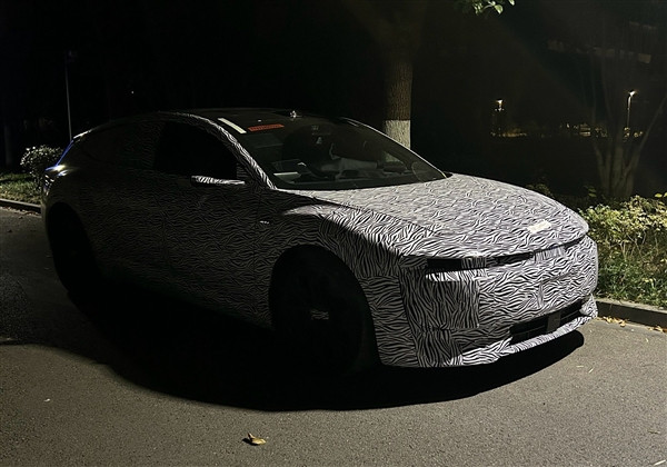 不能掛四個(gè)圈 奧迪新品牌AUDI首車諜照曝光：與上汽聯(lián)合打造