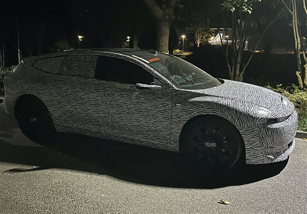 不能掛四個(gè)圈 奧迪新品牌AUDI首車諜照曝光：與上汽聯(lián)合打造