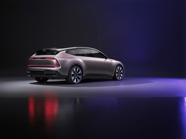 不能掛四個(gè)圈 奧迪新品牌AUDI首車諜照曝光：與上汽聯(lián)合打造