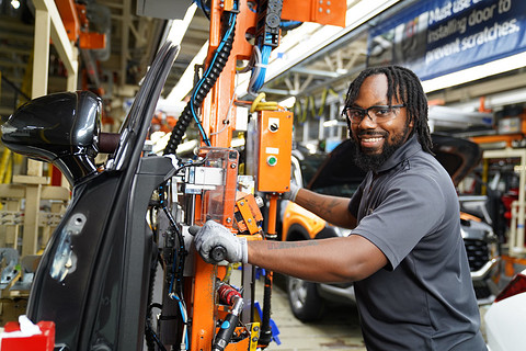 UAW：现代汽车阿拉巴马工厂超30%工人签署授权卡