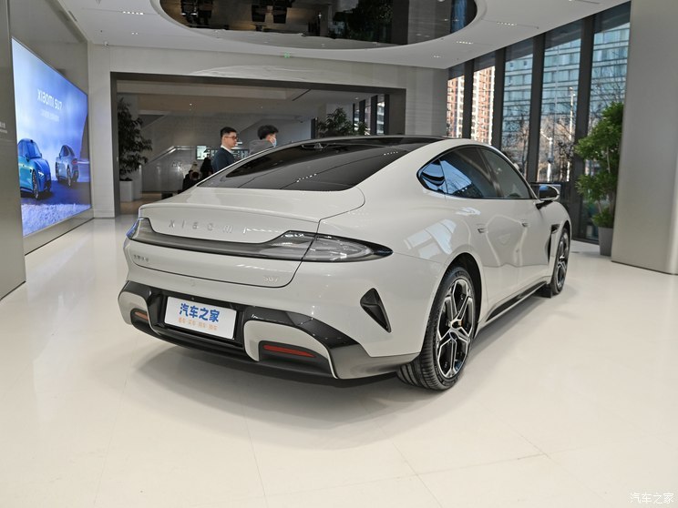 小米汽車 小米SU7 2023款 668km 后驅(qū)標(biāo)準(zhǔn)版