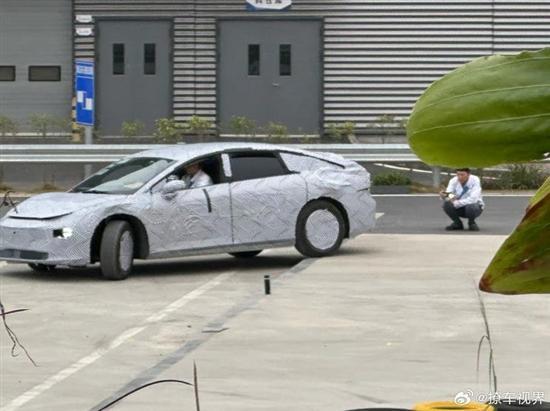 或命名小鵬P6 小鵬全新轎車路試諜照曝光