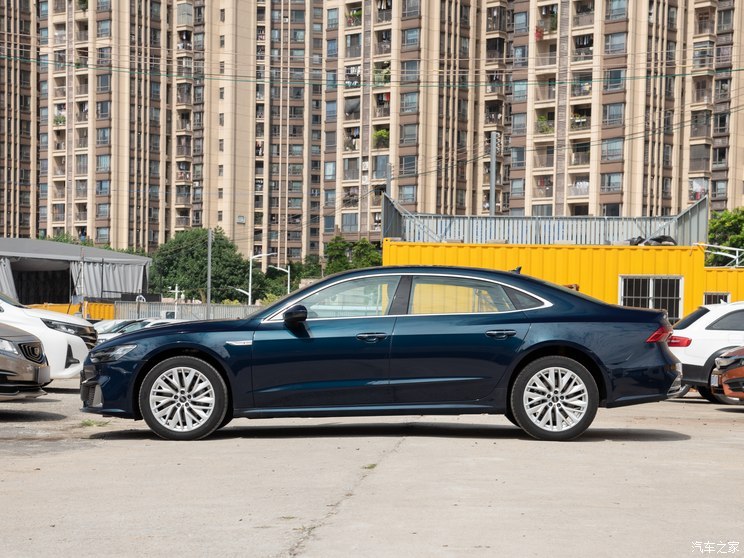 上汽奧迪 奧迪A7L 2024款 45TFSI S-line 筑夢型 流晶套裝