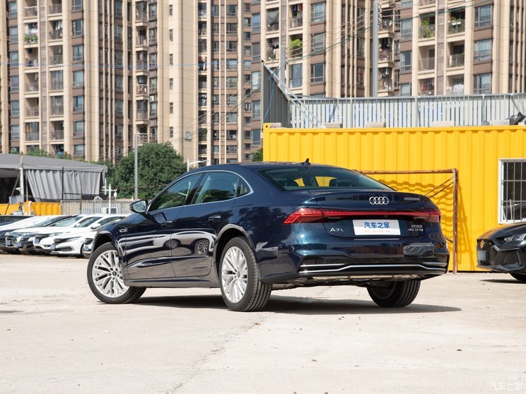上汽奧迪 奧迪A7L 2024款 45TFSI S-line 筑夢型 流晶套裝