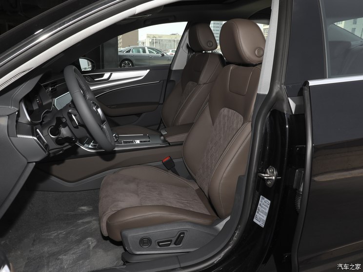 上汽奧迪 奧迪A7L 2024款 45TFSI quattro S-line 見遠型 流晶套裝
