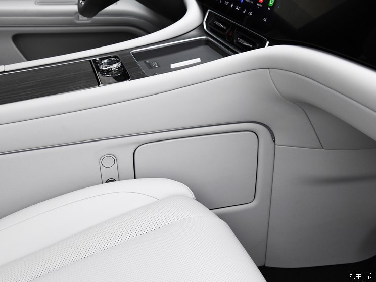 賽力斯汽車 問界M9 2024款 增程 Ultra版 42kWh 
