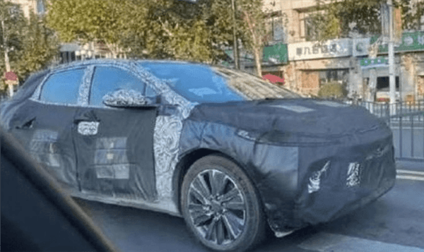 售價20-30萬元！蔚來子品牌“阿爾卑斯”兩款新車諜照曝光