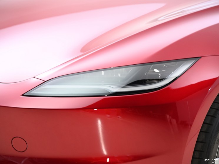 特斯拉中國 Model 3 2023款 長續(xù)航全輪驅(qū)動(dòng)版